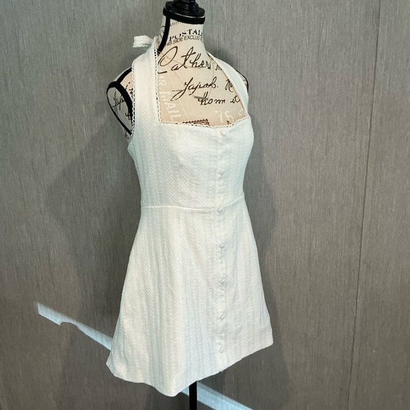 NWOT Chic White Button-Down Mini Dress Size 10 - Picture 3 of 8